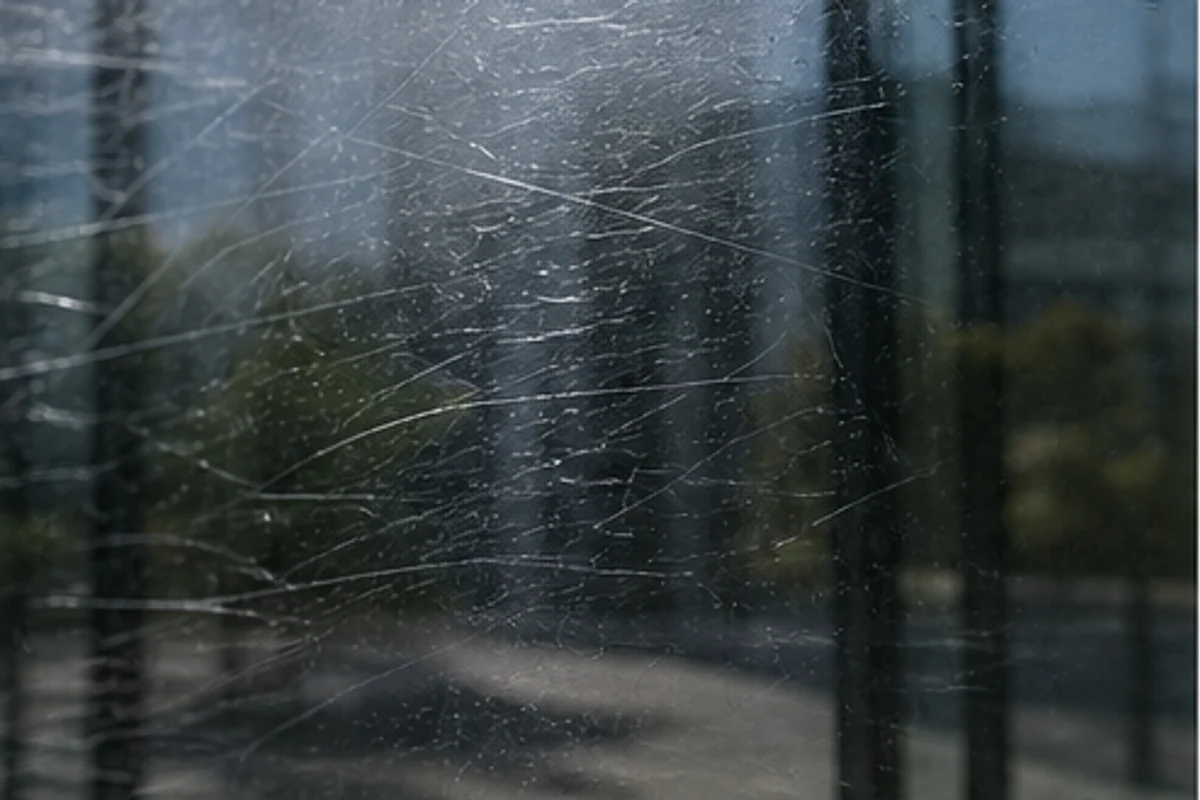 Kondenswasser am Fenster: innen, außen & zwischen Scheiben